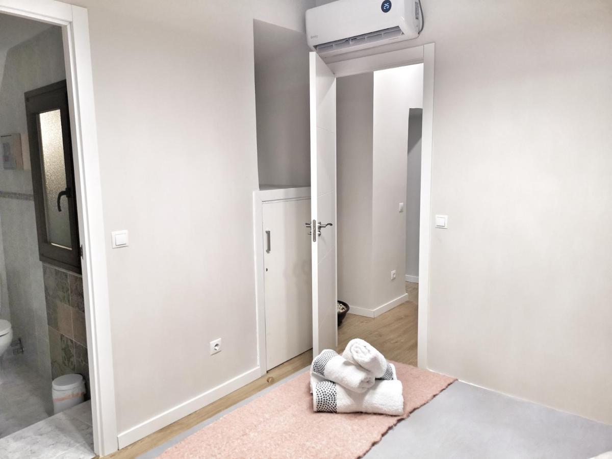Apartamento Ilarcuris Con Patio Privado Toledo Bagian luar foto