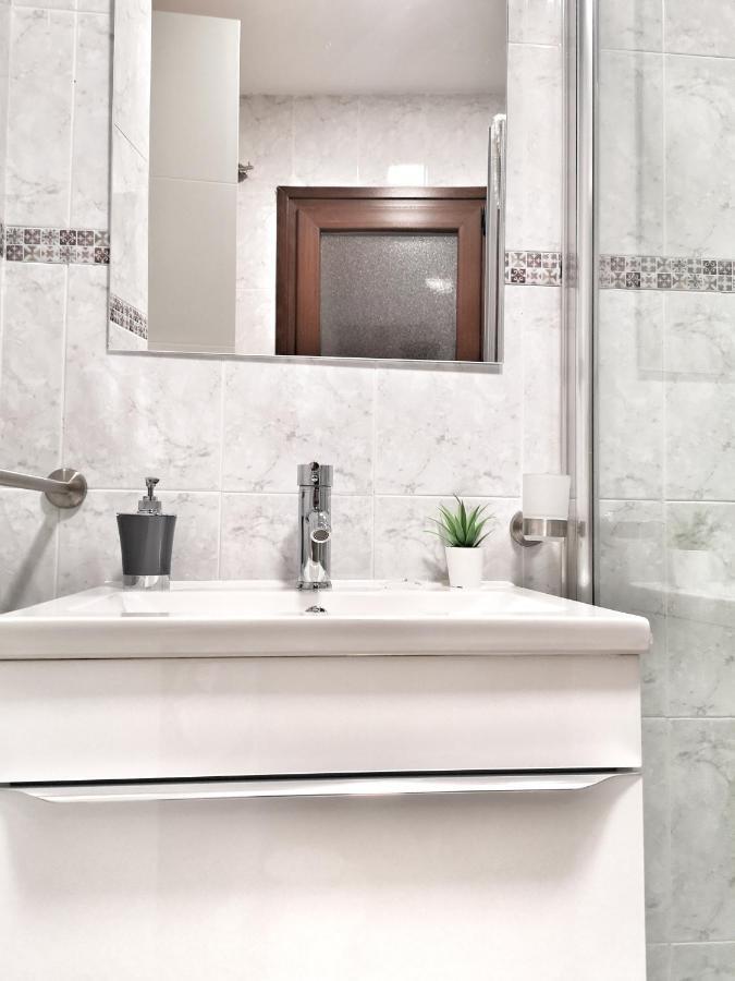Apartamento Ilarcuris Con Patio Privado Toledo Bagian luar foto