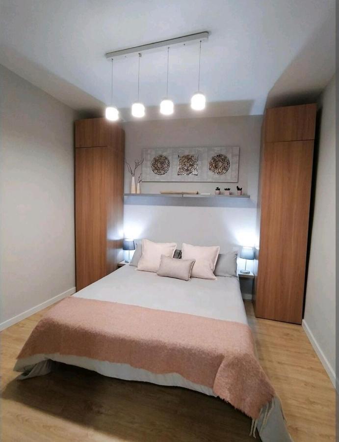Apartamento Ilarcuris Con Patio Privado Toledo Bagian luar foto