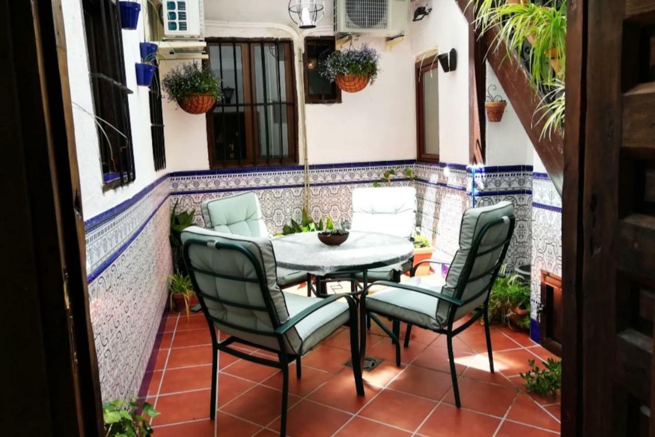 Apartamento Ilarcuris Con Patio Privado Toledo Bagian luar foto