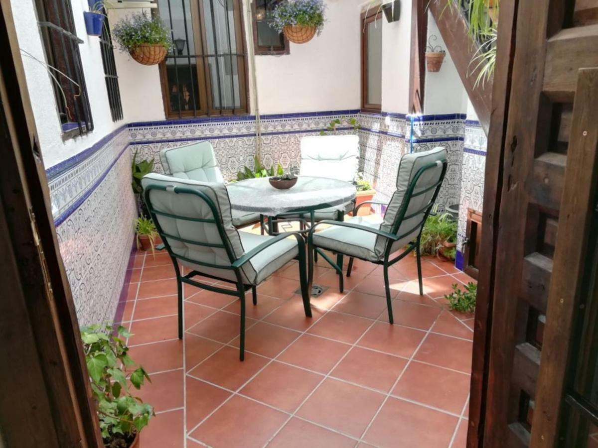 Apartamento Ilarcuris Con Patio Privado Toledo Bagian luar foto